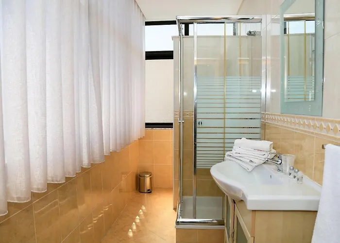 Genny's Place Nazaré